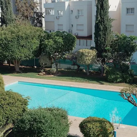 Coastal Chic 2br - 3 Min To Amathusia Apts * 利马索尔