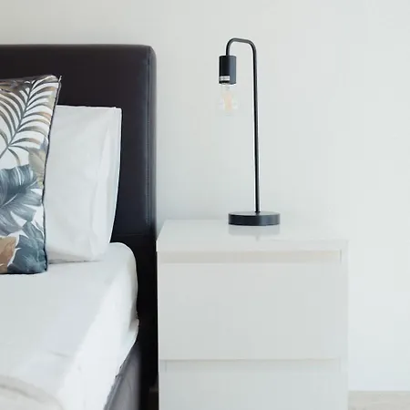 Coastal Chic 2br - 3 Min To Amathusia Apts 利马索尔