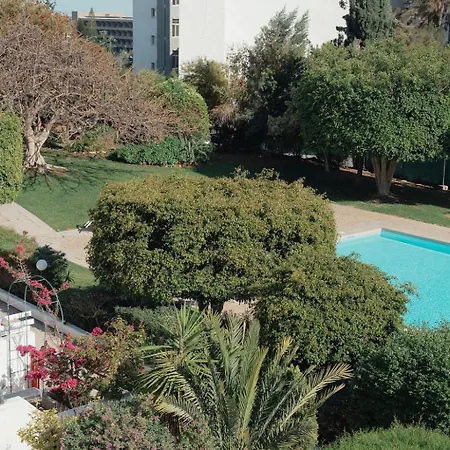 Coastal Chic 2br - 3 Min To Amathusia Apts Apartament *