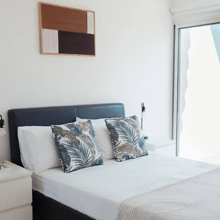 Coastal Chic 2br - 3 Min To Amathusia Apts 레메소스