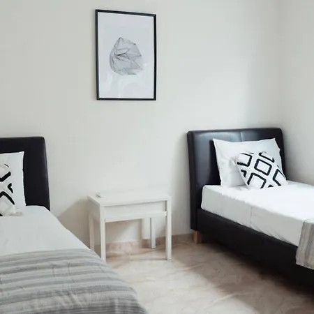 아파트 Coastal Chic 2br - 3 Min To Amathusia Apts